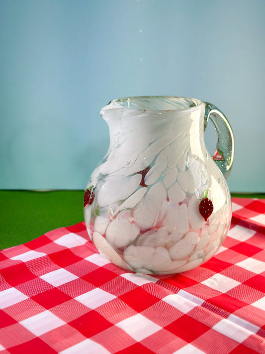 Jarra blanca fresa Jarra soplada a mano con Charms – Edición limitada