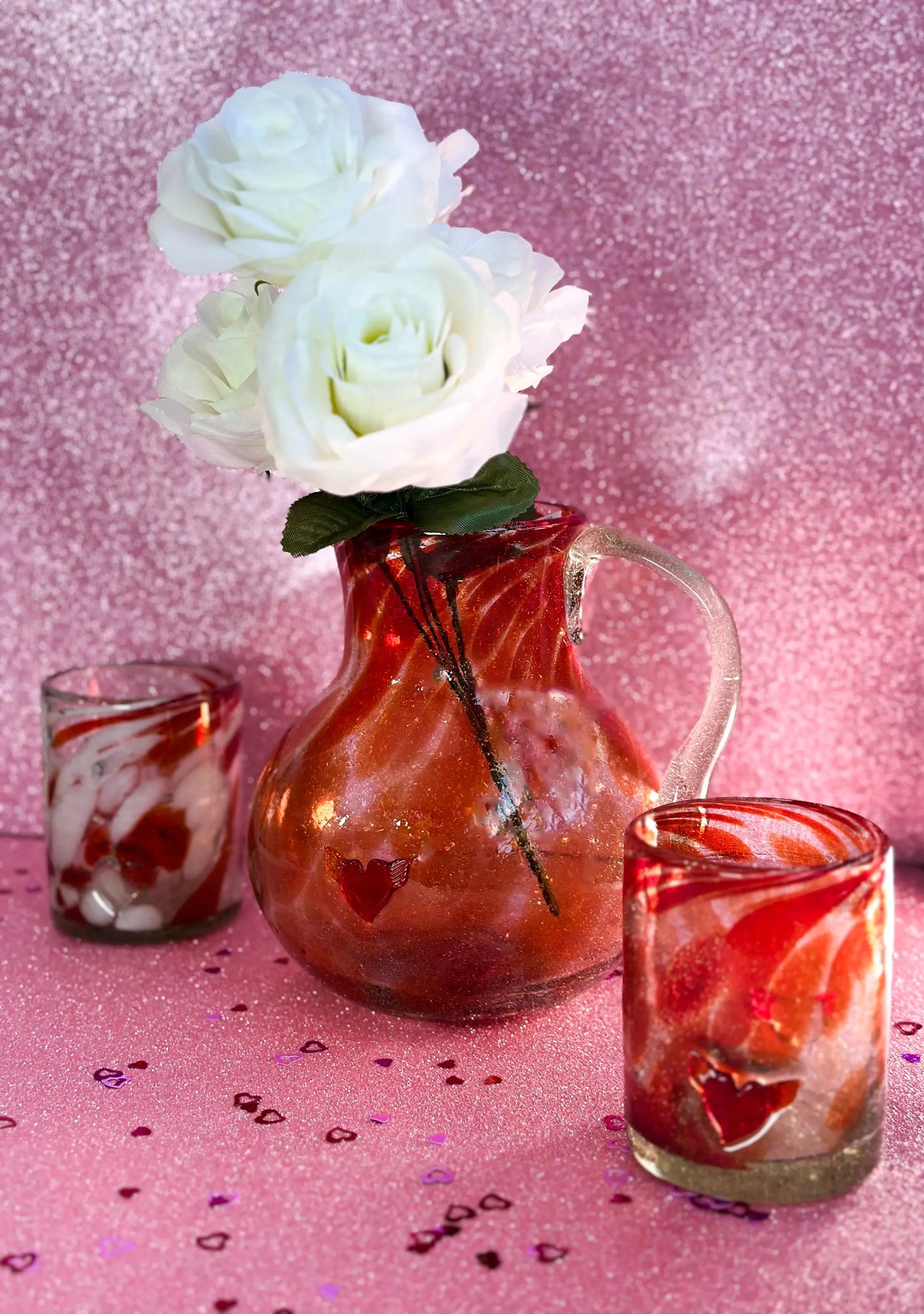 Bundle Set de Cristalería Artesanal – Jarra y Vasos con Detalle de Corazón