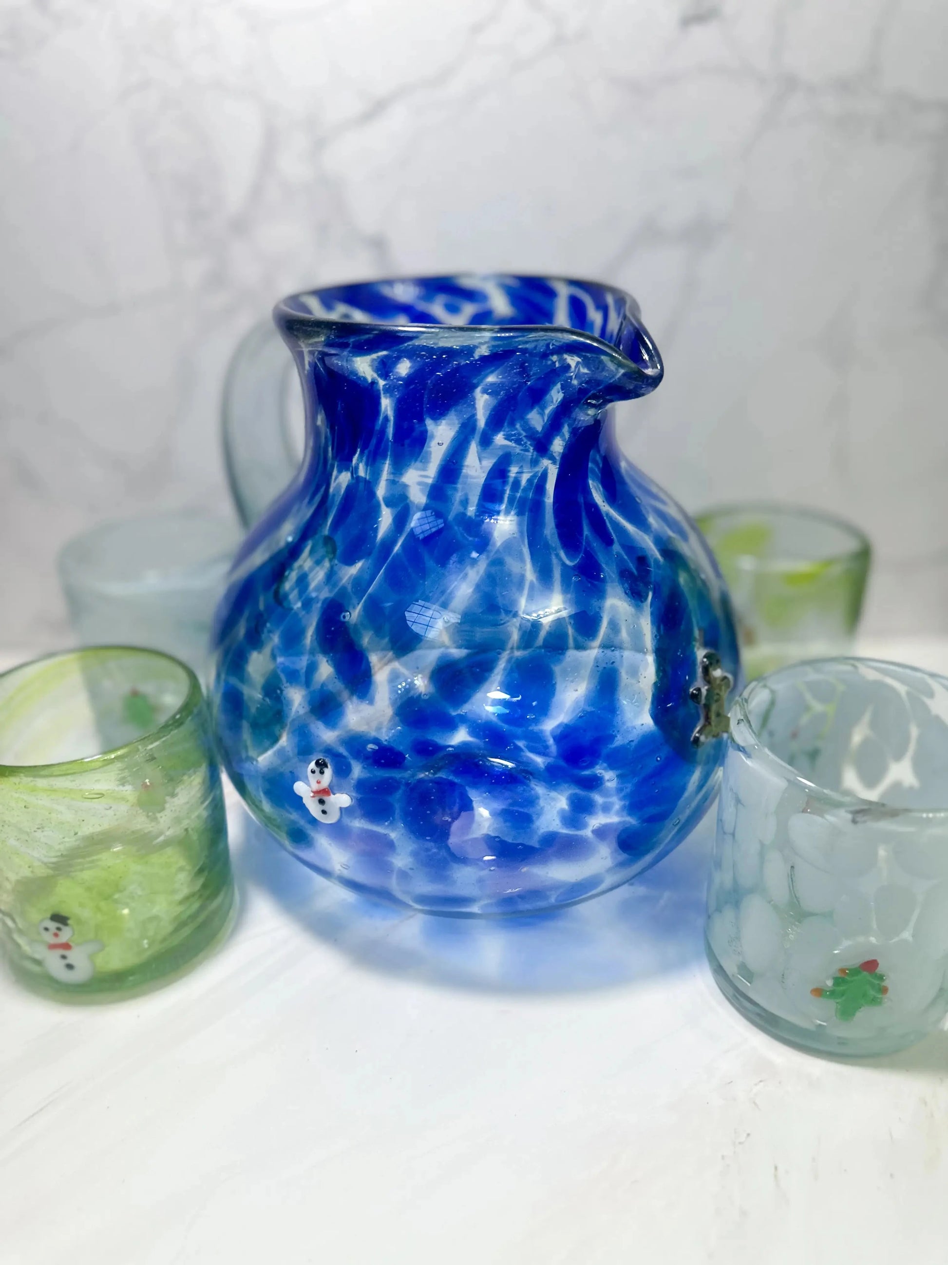 Set de Jarra y 4 Vasos Artesanales Soplados a Mano - Personaliza los Colores (Blanco , Azul y Verde)