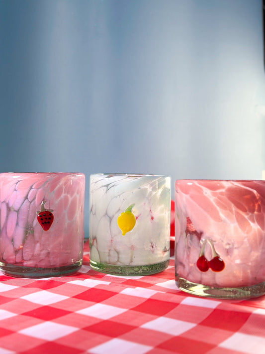 Vasos rosa fresa Vaso soplado a mano con charm – Edición limitada